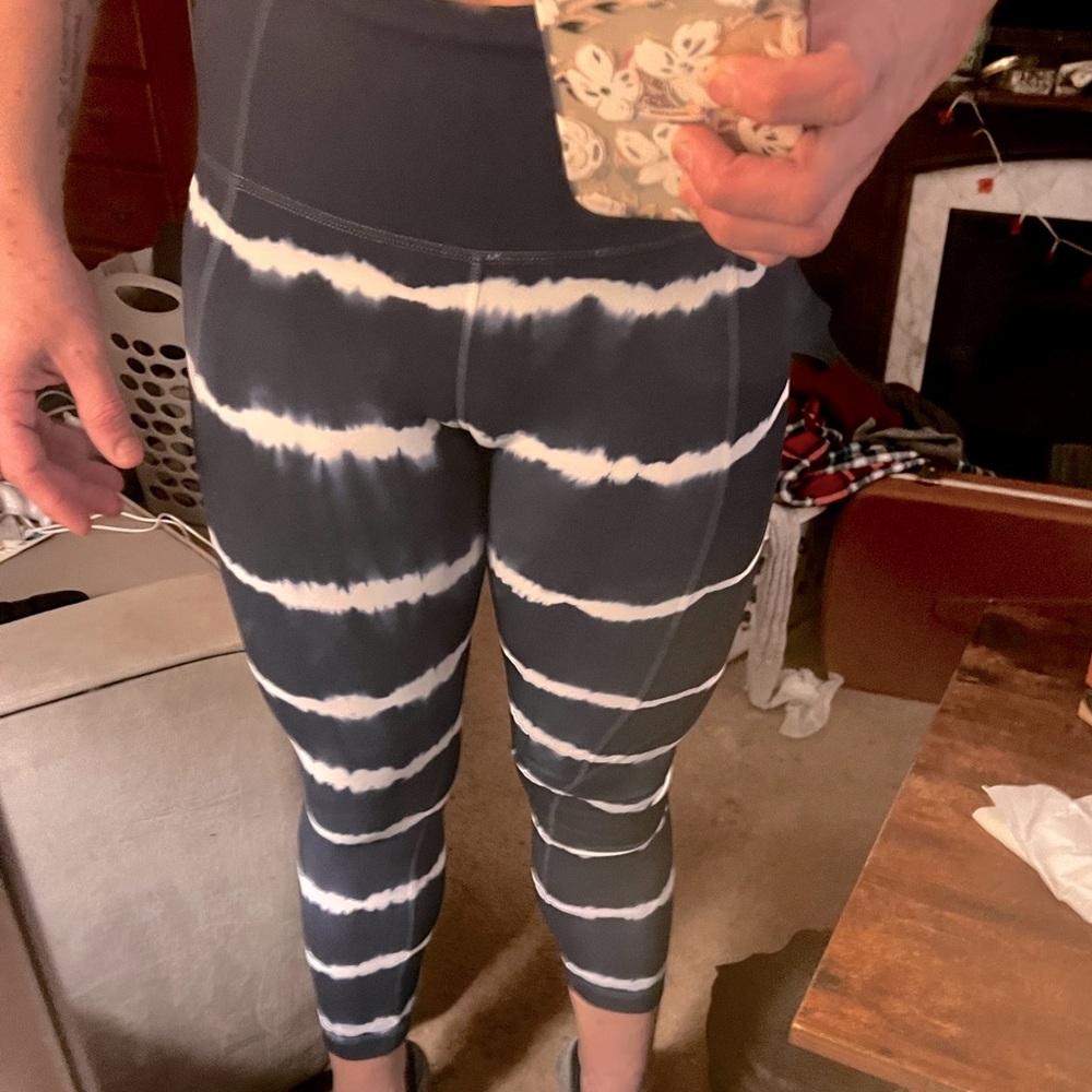 Stripped leggings